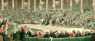 Nuit du 4 août 1789 : l'Assemblée nationale déclare abolir le régime féodal. Les journaux, dont « La Gazette nationale » et « Le Moniteur universel  »,  fondé plus de trois mois après la nuit du 4 août, publieront des numéros a posteriori, antidatés pour raconter l'événement.
