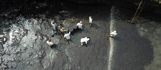 Le Perou declare une "urgence environnementale" apres la maree noire sur ses cotes
