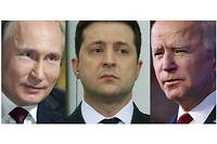 Bras de fer entre la Russie (à g., Vladimir Poutine) et les États-Unis (à dr., Joe Biden) sur la question de l'Ukraine (au c., Volodymyr Zelensky). L'Union européenne, elle, n'a pas voix au chapitre…
