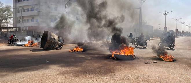 Burkina: des soldats encagoules ont pris position devant la television nationale (journaliste AFP)
