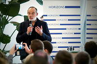 Édouard Philippe à Niort pour le lancement du premier comité de son parti Horizons, le 15 janvier 2022.
