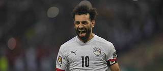 Buteur du 5 e  tir au but égyptien, Mohamed Salah propulse les Pharaons en quart de finale.
