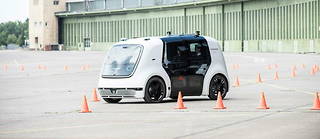 Depuis plusieurs années déjà, Volkswagen travaille au développement d'une voiture 100 % autonome, comme en témoigne le concept car Sedric.
