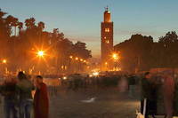 La place Djemma-el-Fna à Marrakech est emblématique du tourisme marocain qui, selon Imad Barrakad, président du directoire de la Société marocaine d'ingénierie touristique (SMIT), doit être repensé, réinventé. 
