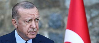 Le président turc Recep Tayyip Erdogan, fidèle aux obsessions des Frères musulmans réfugiés en Turquie, n’hésite pas à imposer le thème de l'islamophobie dans l’agenda européen. 
