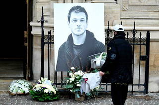 Les obsèques de Gaspard Ulliel, décédé tragiquement dans un accident de ski à 37 ans, se sont déroulées jeudi en l'église Saint-Eustache de Paris, en présence de nombreuses figures du cinéma français.
