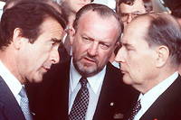 Le PDG de Matra Jean-Luc Lagardère et le président François Mitterrand, en 1983. Au milieu, l'ancien ministre de la Défense Charles Hernu.

