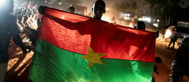 Les rues de Ouagadougou ont explose de joie a la fin du temps reglementaire scellant la qualification des Etalons du Burkina Faso pour les demi-finales de la CAN 2022 ou ils ont eu raison des Aigles de Carthage. 
