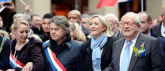 Jean-Marie Le Pen avec Marine Le Pen et Marion Marechal en 2013.
