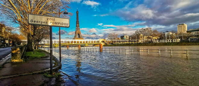 La voie Georges-Pompidou a Paris.
