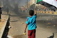 A Khartoum, des milliers d'anti-putsch sous les grenades lacrymog&egrave;nes