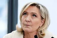Marine Le Pen continue de toucher son indemnité de présidente du RN alors qu'elle n'occupe plus ce poste depuis septembre dernier.
