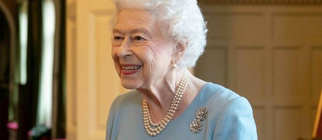 Rare apparition publique d'Elizabeth II avant ses 70 ans de regne