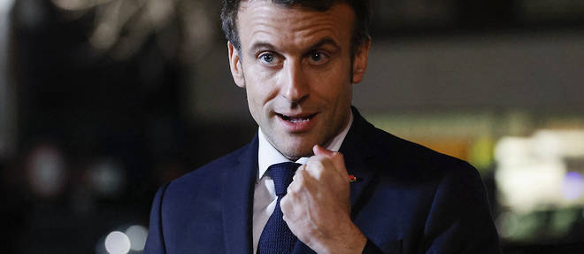 Le president Emmanuel Macron a la mairie de Tourcoing, le 2 fevrier 2022. 
