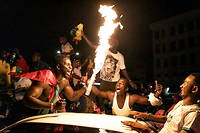 Fous de joie, les Senegalais ont celebre comme il se doit ce premier titre continental derriere lequel le pays court depuis 60 ans.
