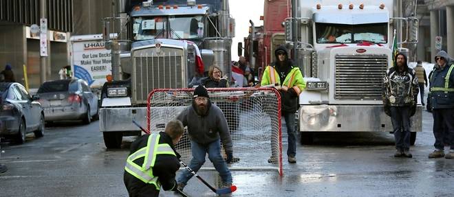 Canada: Trudeau appelle les routiers a lever leur "siege" d'Ottawa contre les mesures sanitaires