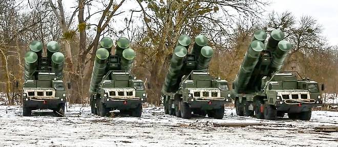 La Russie lance des manoeuvres militaires au Belarus en pleine crise ukrainienne