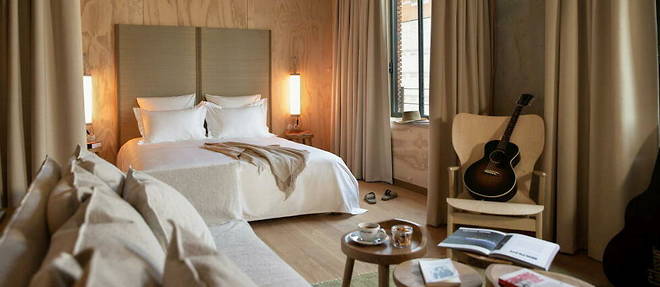  A Saint-Ouen, le MOB House entend combiner le << luxe >> d'une hotellerie inspiree et l'authenticite d'un quartier populaire.

