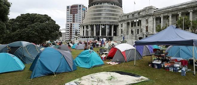 Nouvelle-Zelande: le campement anti-vaccin prend de l'ampleur devant le Parlement