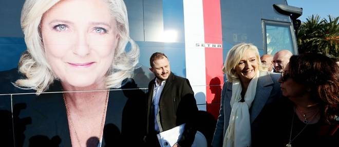 Presidentielle: Le Pen fustige Macron, "candidat qui demarre sa campagne avec des blindes"