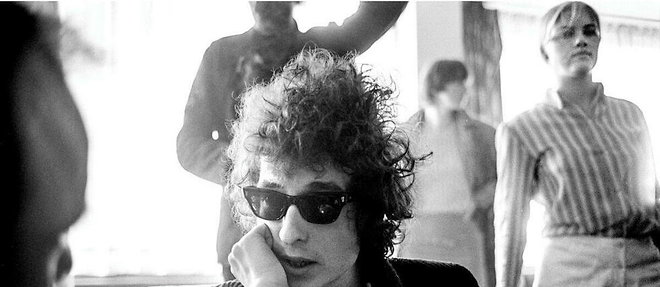 Bob Dylan vient de céder ses droits à Sony pour 300 millions d'euros.
