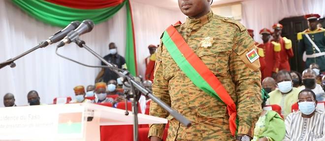 Le nouvel homme fort du Burkina issu d'un putsch investi president