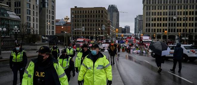 Contestation a Ottawa: l'intervention policiere est "imminente"
