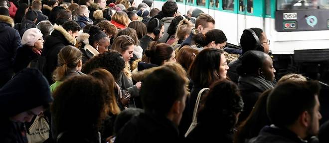 Greve a la RATP: trafic tres perturbe vendredi, huit lignes de metro fermees