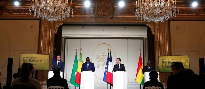 Presidentielle: Macron critique sur le Mali, vives tensions a droite