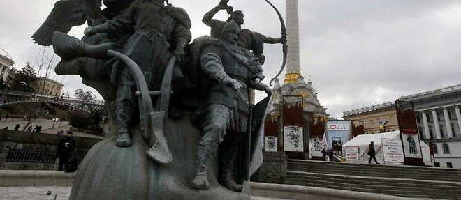 La place de l'Independance (place centrale) de Kiev, en Ukraine.
