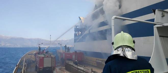Grece: le ferry italien toujours en feu, encore 12 disparus