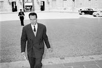 À 40 ans à peine, le ministre d’État chargé de la Justice est le numéro 3 du gouvernement de Guy Mollet (1 er  février 1956-21 mai 1957).
