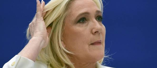 Presidentielle: Marine Le Pen suspend sa campagne "jusqu'a l'obtention des parrainages"