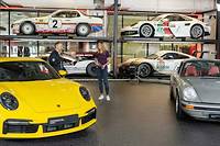 Porsche, le constructeur de la légendaire 911, pourrait bientôt être introduit en Bourse pour financer les énormes investissements à venir du groupe Volkswagen.
