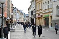 L'exil ou l'ins&eacute;curit&eacute;: les Bosniens pi&eacute;g&eacute;s par les menaces s&eacute;cessionistes