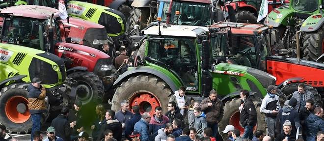 "Du prix pour l'avenir", 150 tracteurs investissent le centre de Quimper