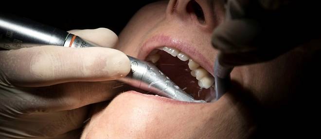A Marseille, deux dentistes juges pour des mutilations sur 322 patients