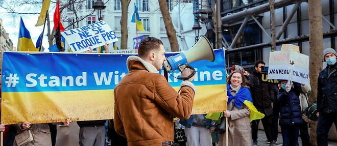 Volodymyr Kogutyak, dimanche a Paris, au cours d'une manifestation en soutien au peuple ukrainien.
