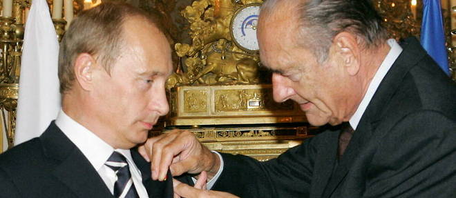 Vladimir Poutine, decore par Jacques Chirac, le 22 septembre 2006.

