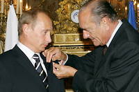 Vladimir Poutine, décoré par Jacques Chirac, le 22 septembre 2006.
