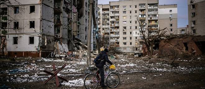 Ukraine: le conflit s'aggrave avec l'attaque d'une centrale nucleaire, "menace pour le monde"