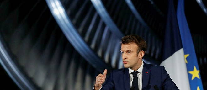 A Belfort, le 10 fevrier 2022, Emmanuel Macron annonce un plan historiquement sans precedent de developpement des energies renouvelables. 
