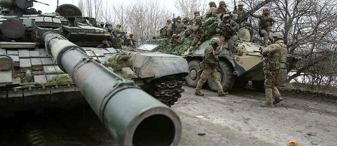 Des soldats ukrainiens dans la region de Louansk, le 24 fevrier 2022.
