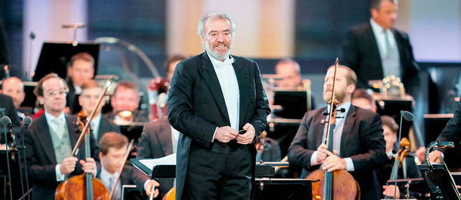Le chef d'orchestre Valery Gergiev, soutien sans faille de Vladimir Poutine, a ete renvoye de son poste de directeur de l'Orchestre philharmonique de Munich.
