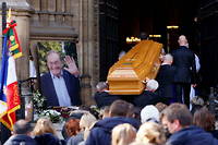 Le cercueil de Jean-Pierre Pernaut, avant ses funérailles en la basilique Sainte-Clotilde à Paris, le 9 mars 2022. 
 
