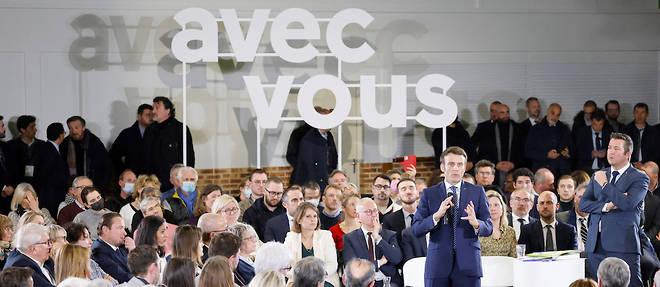Emmanuel Macron a Poissy le 7 mars pour son premier deplacement de campagne.
