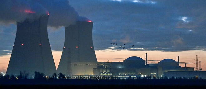 La centrale nucleaire de Doel en Belgique.
