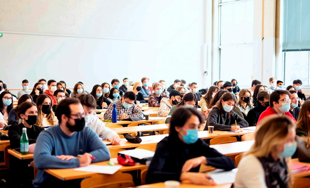 
        Podium. L'universite Paris Sciences &amp; Lettres (PSL) est a la premiere place du classement Jeunes universites 2022 de << Times Higher Education >>.