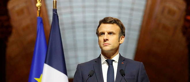 Emmanuel Macron denounces the half-masting of certain flags in Corsica.