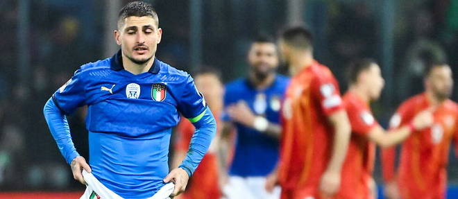 L'Italien Marco Verratti, decu apres la defaite de son equipe face a la Macedoine du Nord. L'Italie ne participera pas a la Coupe du monde au Qatar.
